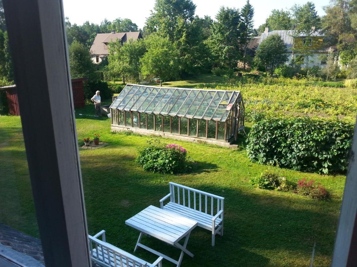 Kuus Tuba Hostel Leisi ภายนอก รูปภาพ